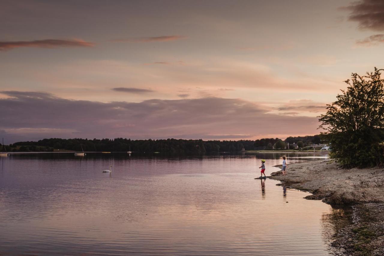 Golden Lakes Village Ardennes Boussu-lez-Walcourt ภายนอก รูปภาพ