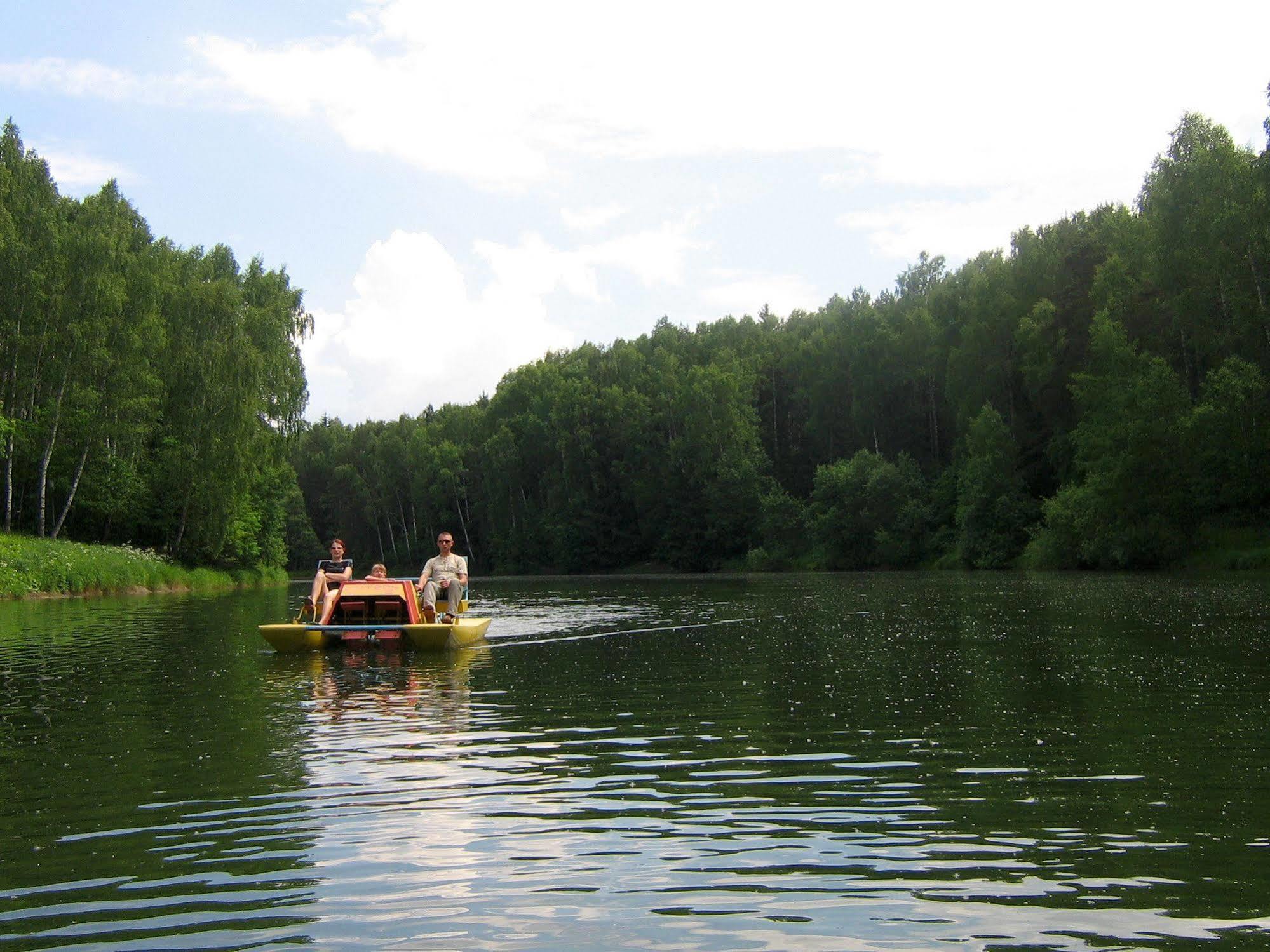 Golden Lakes Village Ardennes Boussu-lez-Walcourt ภายนอก รูปภาพ