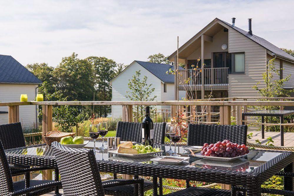 Golden Lakes Village Ardennes Boussu-lez-Walcourt ภายนอก รูปภาพ